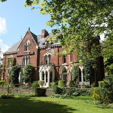 Cliff Lawn Hotel Leeds  Exterior photo