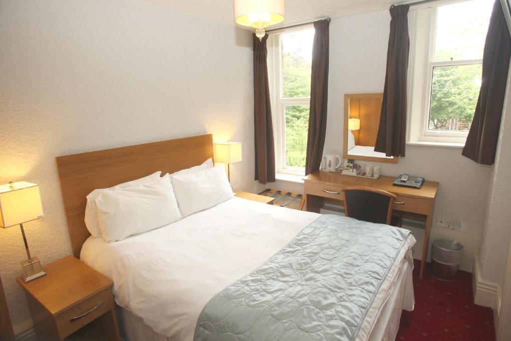Cliff Lawn Hotel Leeds  Room photo