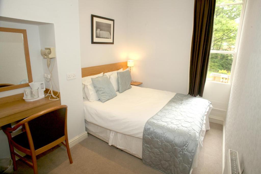 Cliff Lawn Hotel Leeds  Room photo