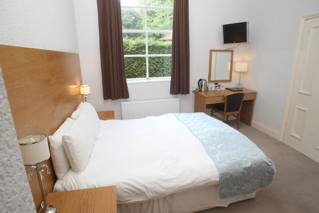 Cliff Lawn Hotel Leeds  Room photo